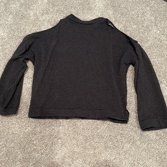 Basik by RD style Grey pullover with shoulder cut outs - Picture 4 of 4